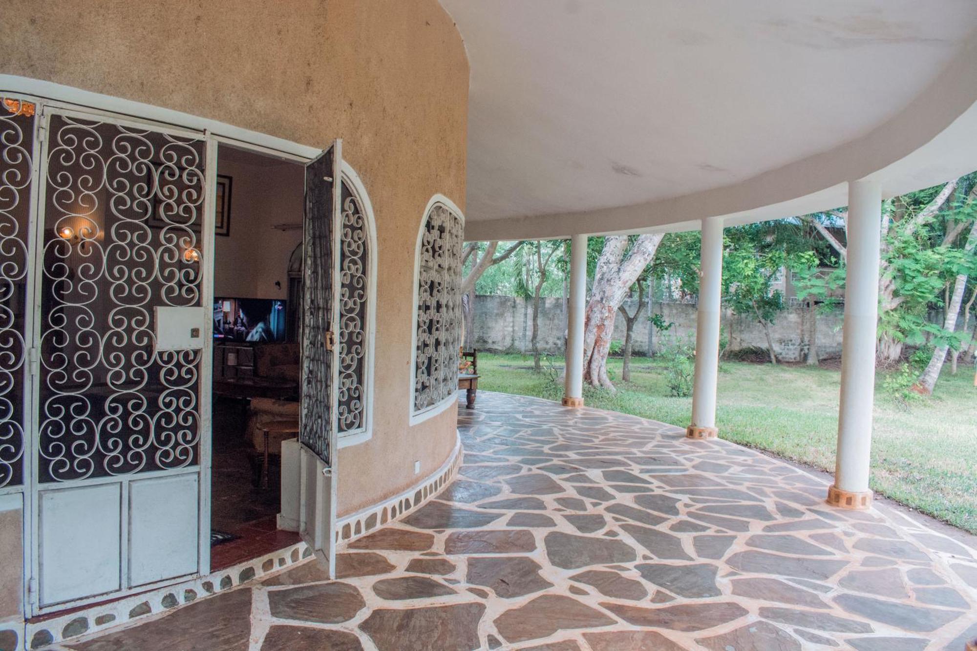 Kijani Cottages In Diani Диани-Бич Экстерьер фото