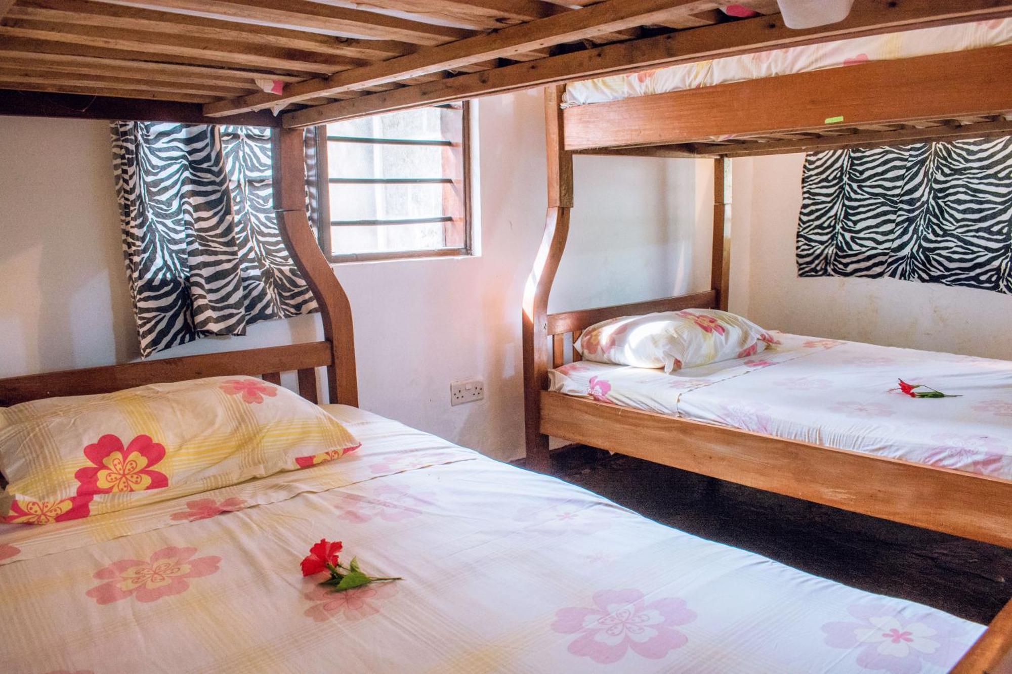 Kijani Cottages In Diani Диани-Бич Экстерьер фото