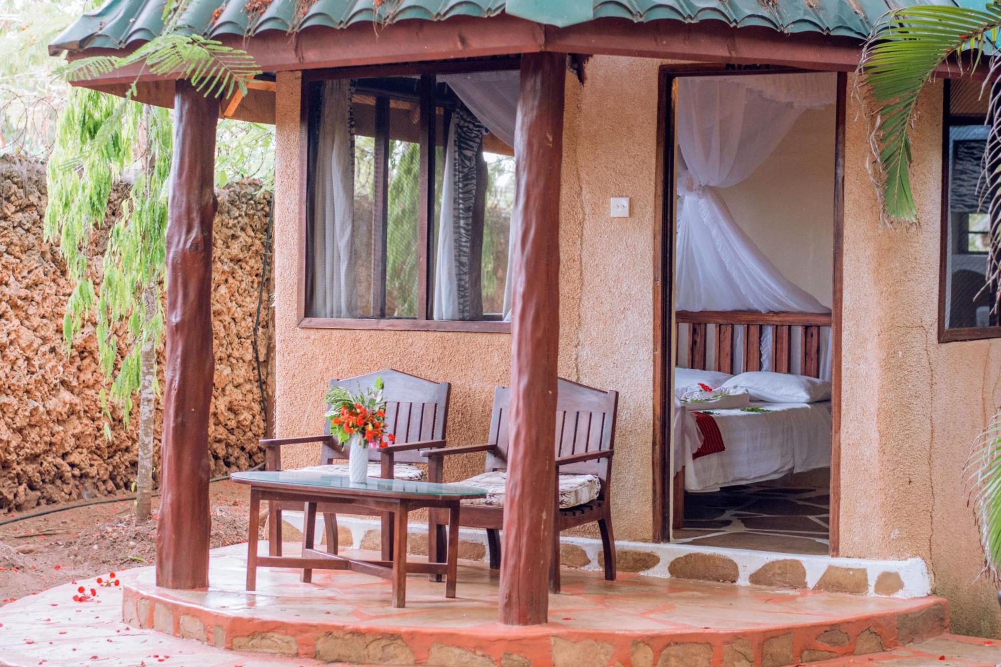 Kijani Cottages In Diani Диани-Бич Экстерьер фото
